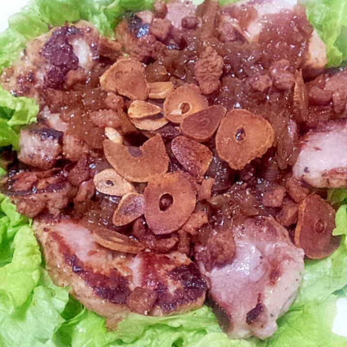 豚肩ロース肉のガーリックオニオンステーキ